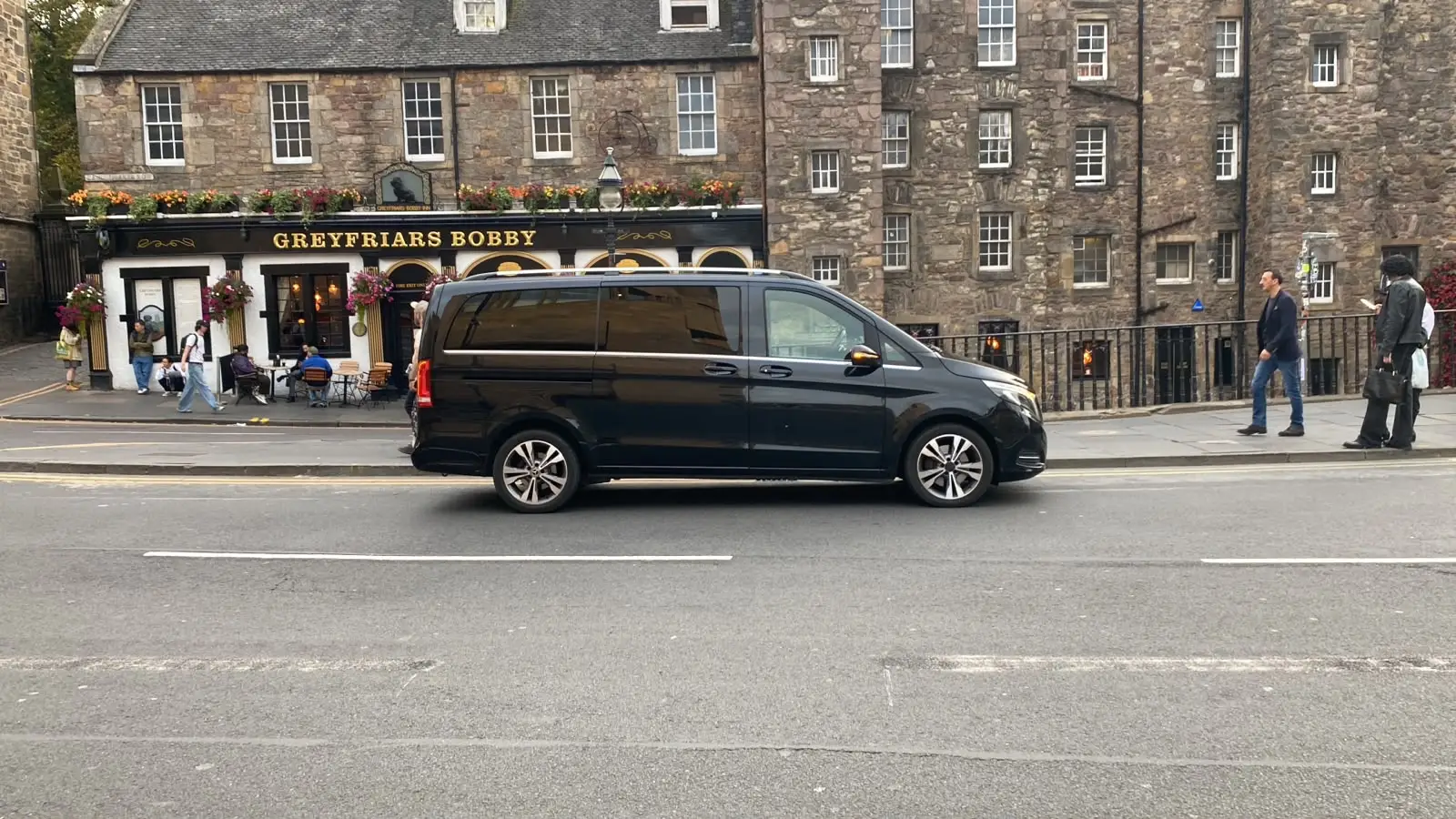 The Mercedes V-Class outside the Greyfriars Bobby pub, Candlemaker Row
